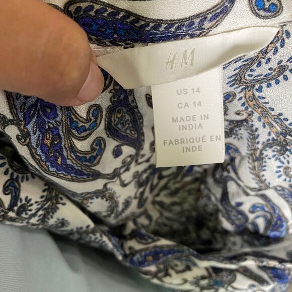 H&M Long Sleeve High-Low Hem V neck Shirt White Paisley patterned Size 14 - Picture 8 of 9